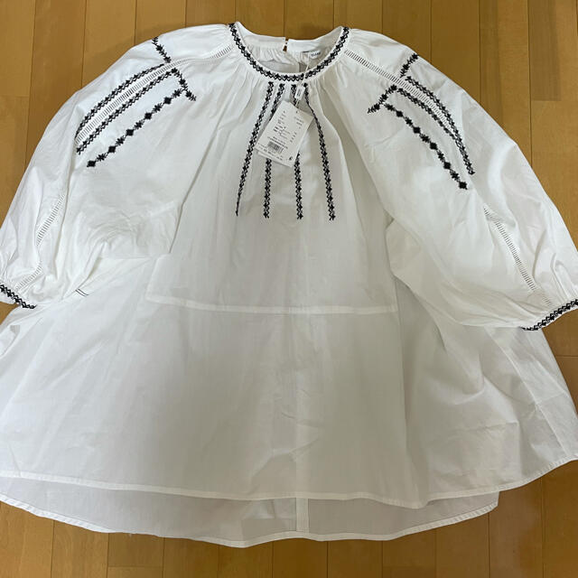 IENA(イエナ)のclane SMOCK EMBROIDERY PUFF TOPS レディースのトップス(シャツ/ブラウス(半袖/袖なし))の商品写真