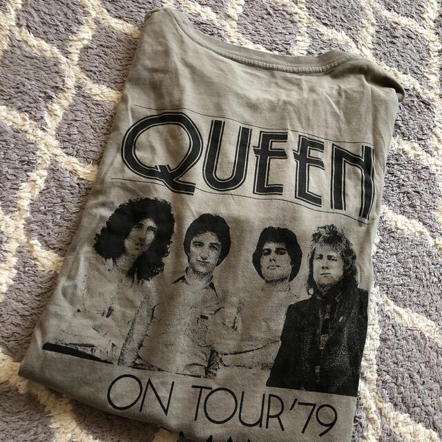 GU(ジーユー)のGU コラボQueen Tシャツ　サイズＸＬ レディースのトップス(Tシャツ(半袖/袖なし))の商品写真