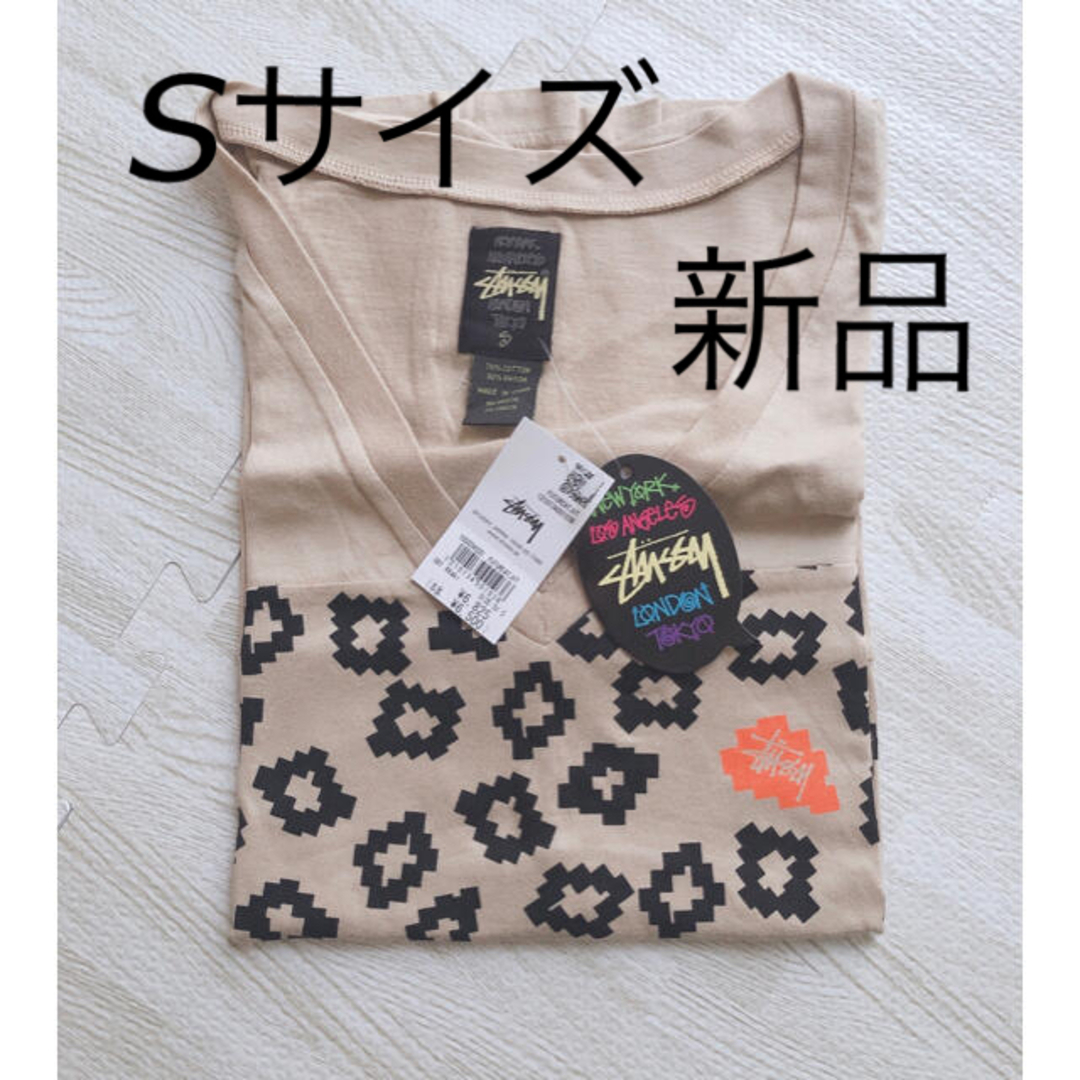 STUSSY(ステューシー)のステューシー 半袖 Tシャツ カーキ ベージュ ♡ 新品 レディースのトップス(Tシャツ(半袖/袖なし))の商品写真