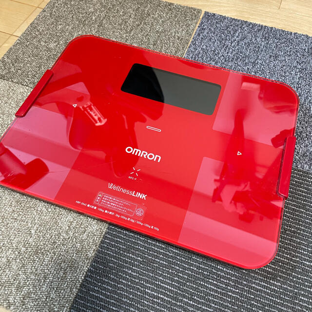 OMRON(オムロン)のomron HBF-254C-R スマホ/家電/カメラの美容/健康(体重計/体脂肪計)の商品写真