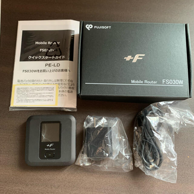 富士ソフト　FS030W Mobile router  Wi-Fi