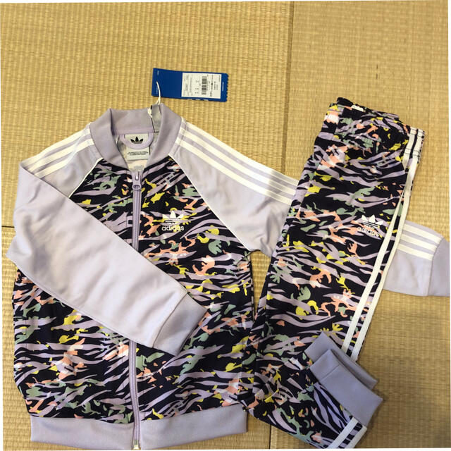 adidas(アディダス)のアディダスオリジナルス  ジャージ上下 セットアップ　新品　100cm キッズ/ベビー/マタニティのキッズ服女の子用(90cm~)(その他)の商品写真