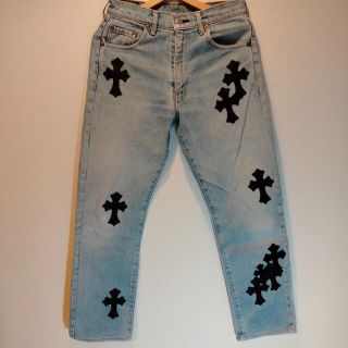 クロムハーツ(Chrome Hearts)のLevi's504 （W30 / L34）革パッチカスタム　クロスパッチ(デニム/ジーンズ)