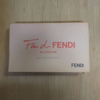 フェンディ(FENDI)のファンディフェンディブロッサム　オーデトワレ(香水(女性用))