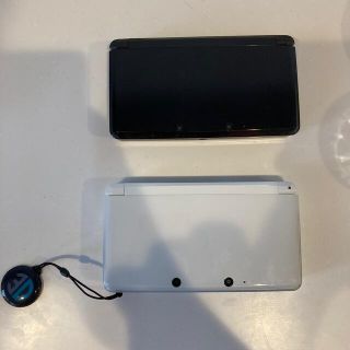 ニンテンドー3DS(ニンテンドー3DS)の3DS本体　コスモブラック　アイスホワイト　2台セット(携帯用ゲーム機本体)