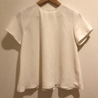 ユニクロ(UNIQLO)のユニクロ　アイボリーブラウス　バックプリーツ(シャツ/ブラウス(半袖/袖なし))