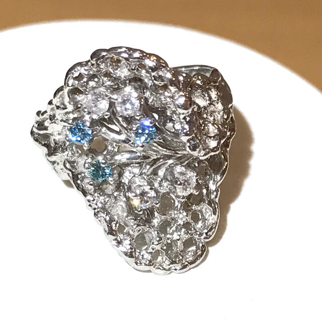 ☆Pt900 ブルーダイヤ&ダイヤ0.3ct付きデザインリング☆ レディースのアクセサリー(リング(指輪))の商品写真