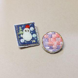 市松模様刺繍のブローチ&切手ブローチ（雪だるま）(ヘアアクセサリー)