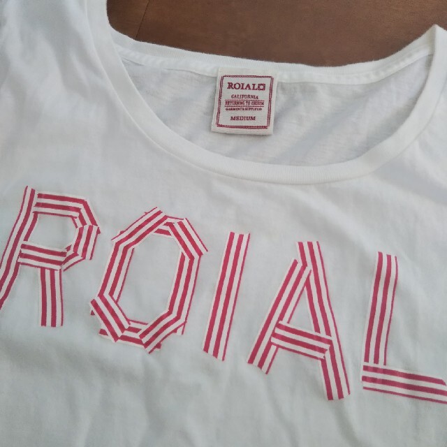 roial(ロイヤル)のロイヤル Tシャツ M レディースのトップス(Tシャツ(半袖/袖なし))の商品写真