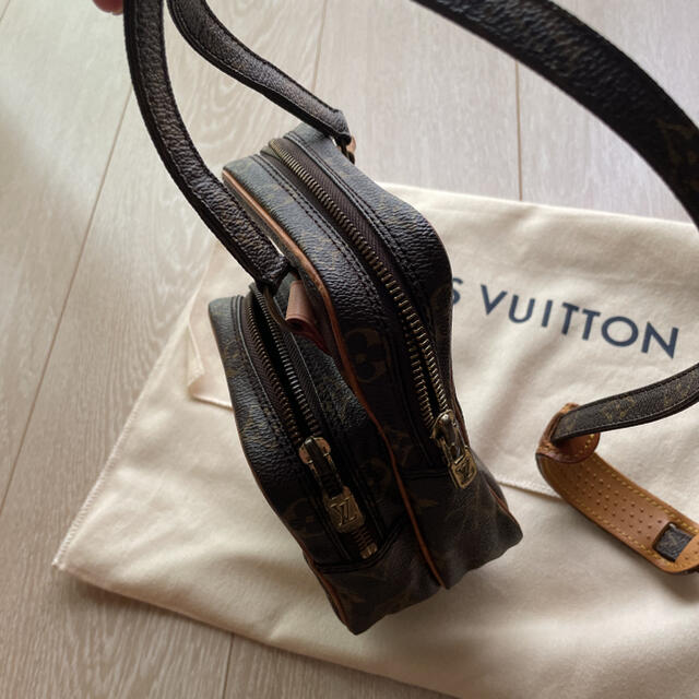 LOUIS VUITTON(ルイヴィトン)のLOUISVUITTON ルイヴィトン ショルダーバッグ レディースのバッグ(ショルダーバッグ)の商品写真