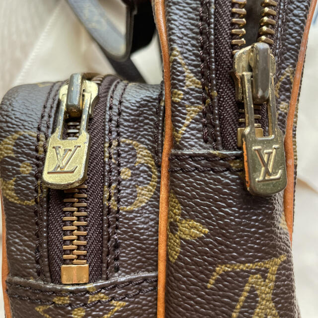 LOUIS VUITTON(ルイヴィトン)のLOUISVUITTON ルイヴィトン ショルダーバッグ レディースのバッグ(ショルダーバッグ)の商品写真