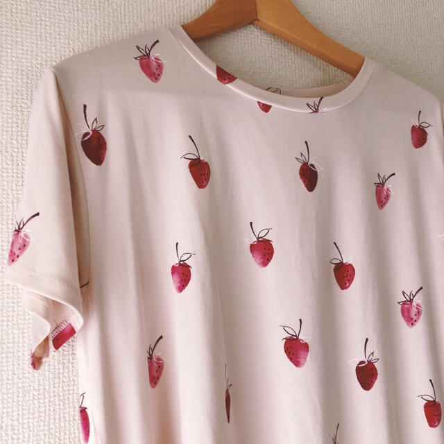 gelato pique(ジェラートピケ)のジェラートピケ ストロベリーモチーフ Tシャツ レディースのルームウェア/パジャマ(ルームウェア)の商品写真