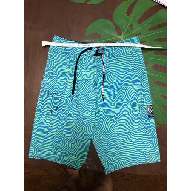 volcom(ボルコム)のボルコム　ジュニア男の子水着　 キッズ/ベビー/マタニティのキッズ服男の子用(90cm~)(水着)の商品写真