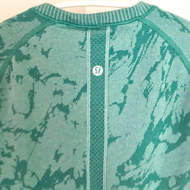 lululemon(ルルレモン)のlululemon Swifty Tech Tシャツ2(S)グリーン 美品送料込 スポーツ/アウトドアのトレーニング/エクササイズ(ヨガ)の商品写真