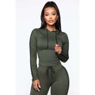 エイソス(asos)の新品タグ付き★Fashion Nova 上下セット ラウンジウェア(トレーナー/スウェット)