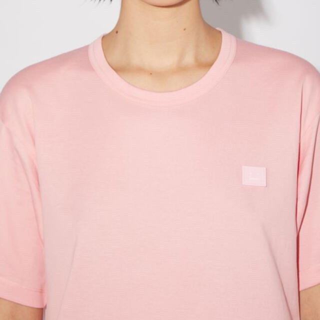 ACNE(アクネ)のacne tシャツ　ピンク レディースのトップス(Tシャツ(半袖/袖なし))の商品写真