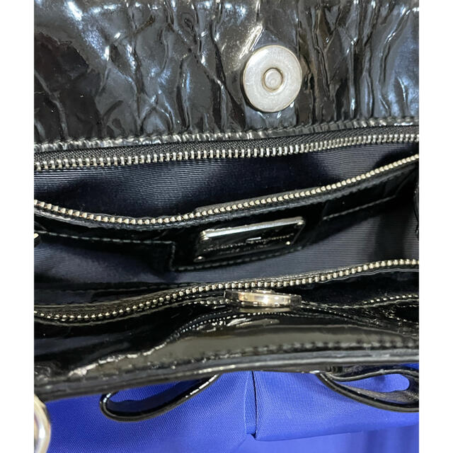 Ferragamo(フェラガモ)の専用　フェラガモ   ヴァラのエナメルとブルーナイロンのバッグ レディースのバッグ(ハンドバッグ)の商品写真