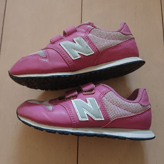 New Balance(ニューバランス)の18cm スニーカー new balance キッズ/ベビー/マタニティのキッズ靴/シューズ(15cm~)(スニーカー)の商品写真