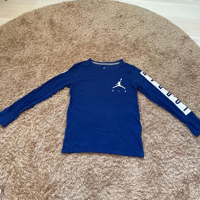 NIKE(ナイキ)の最終値下★JORDAN kids サイドロゴ　ロンT アメリカ購入 キッズ/ベビー/マタニティのキッズ服男の子用(90cm~)(Tシャツ/カットソー)の商品写真