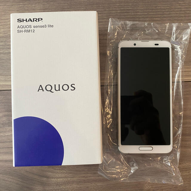 AQUOS SHARP SH-RM12 スマホ　本体