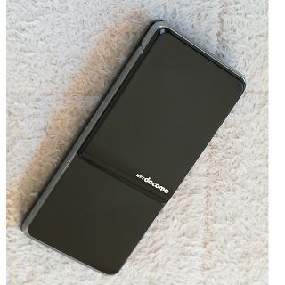 エヌティティドコモ(NTTdocomo)のドコモ SH-01A ブラック(携帯電話本体)