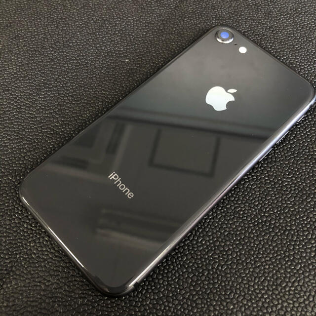 iPhone8 スペースグレイ 64GB docomo SIMロック解除未実施-