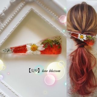 【529】イチゴとノースポールのヘアクリップ(スリム)(ヘアアクセサリー)