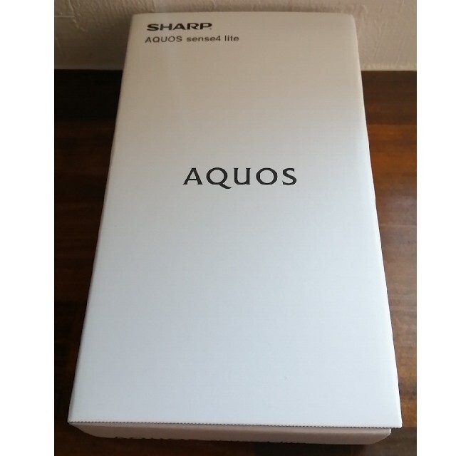 AQUOS sense4 lite