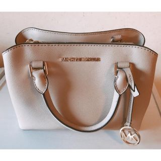 マイケルコース(Michael Kors)の【新品未使用】マイケルコース　ハンドバッグ（ベージュ）　(ハンドバッグ)