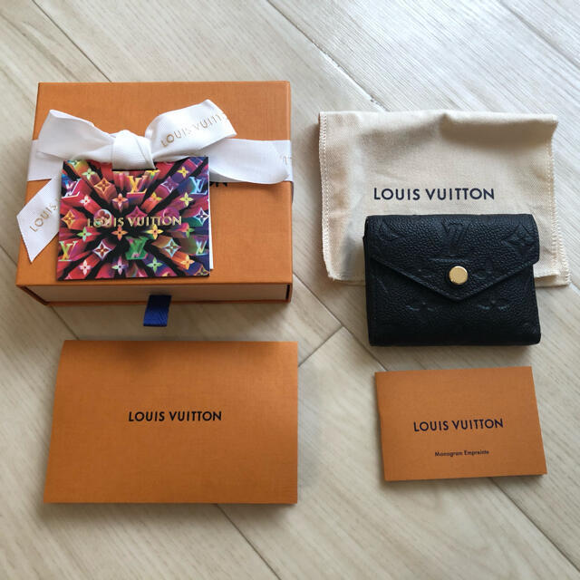 LOUIS VUITTON ルイヴィトン　二つ折り財布