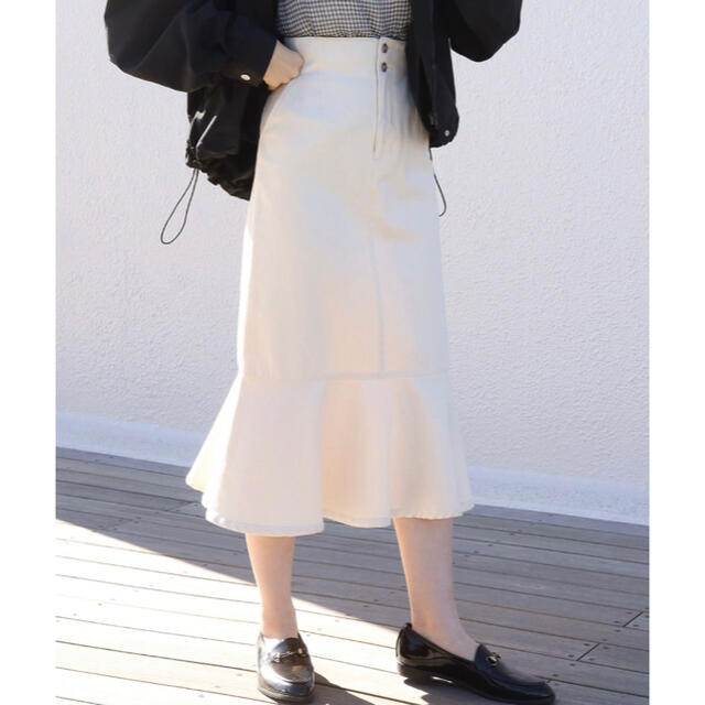 one after another NICE CLAUP(ワンアフターアナザーナイスクラップ)のマーメイドデニムスカート　アイボリー レディースのスカート(ロングスカート)の商品写真