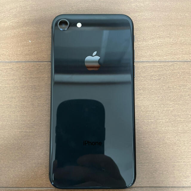 Apple(アップル)のiPhone8 64GB 本体 スマホ/家電/カメラのスマートフォン/携帯電話(スマートフォン本体)の商品写真