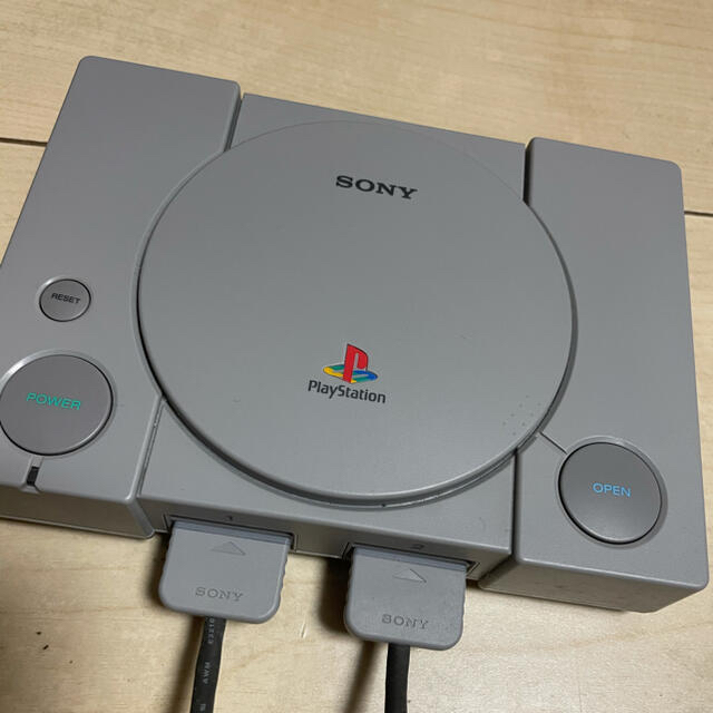 PlayStation(プレイステーション)のプレイステーションクラシック エンタメ/ホビーのゲームソフト/ゲーム機本体(家庭用ゲーム機本体)の商品写真