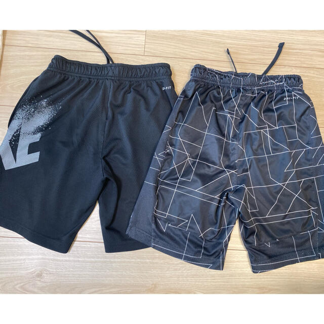 NIKE(ナイキ)のキッズNIKE ナイキ ハーフパンツ　短パン　M キッズ/ベビー/マタニティのキッズ服男の子用(90cm~)(パンツ/スパッツ)の商品写真