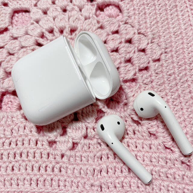 Apple(アップル)のAirPodsエアーポッズ第一世代AppleアップルBluetoothイヤホン スマホ/家電/カメラのオーディオ機器(ヘッドフォン/イヤフォン)の商品写真