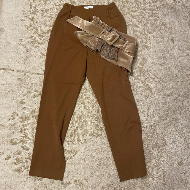 Ameri VINTAGE(アメリヴィンテージ)のアメリ　ameri パンツ　ベルト付き レディースのパンツ(カジュアルパンツ)の商品写真