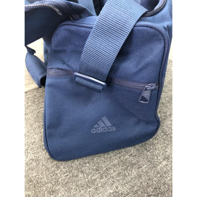 adidas(アディダス)のadidas ボストンバッグ小 メンズのバッグ(ボストンバッグ)の商品写真