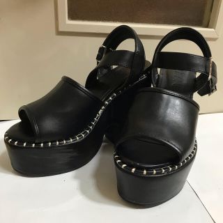 ENVYM(サンダル ・ ブラック/黒色系)のフリマアイテム一覧 ENVYM(サンダル ・ ブラック/黒色系)のフリマアイテム一覧