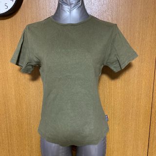 カーキ色 Tシャツ(Tシャツ(半袖/袖なし))