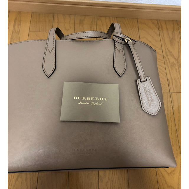 Drawer(ドゥロワー)の【新品未使用】BURBERRY トートバッグ MD ARDWELL YOO  レディースのバッグ(トートバッグ)の商品写真