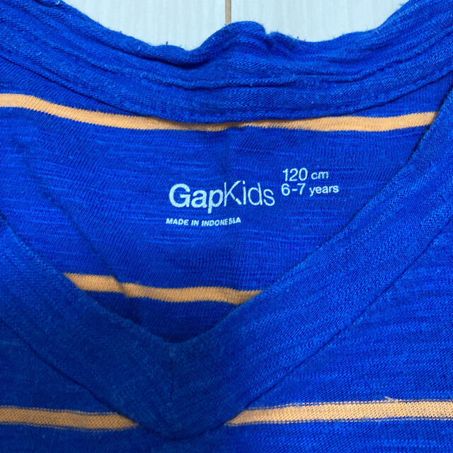 GAP Kids(ギャップキッズ)のGAP 120サイズボーダー VネックTシャツ キッズ/ベビー/マタニティのキッズ服男の子用(90cm~)(Tシャツ/カットソー)の商品写真
