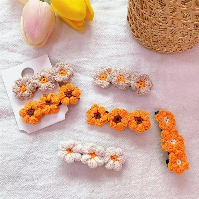 ヘアピン ヘアクリップ  花 フラワー ニット 毛糸 刺繍 ひまわり　韓国 キッズ/ベビー/マタニティのこども用ファッション小物(その他)の商品写真