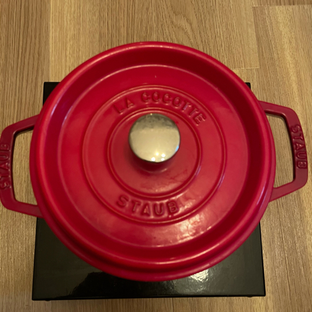 STAUB(ストウブ)のすみれ様専用⭐︎ストウブ 鍋 Staub ピコ ココット ラウンド 20cm  インテリア/住まい/日用品のキッチン/食器(鍋/フライパン)の商品写真