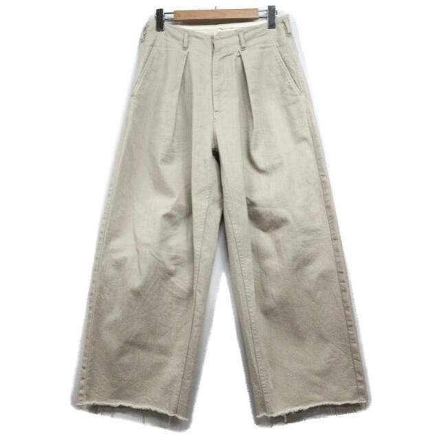 SUNSEA(サンシー)のsaby HEVY OZ TUCK BAGGY / BEIGE メンズのパンツ(スラックス)の商品写真