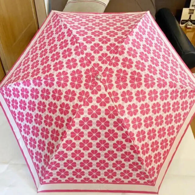 kate spade new york(ケイトスペードニューヨーク)の未使用品　ケイトスペード晴雨兼用傘　UV遮蔽率&遮光率99% 遮熱効果 レディースのファッション小物(傘)の商品写真