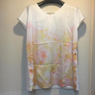 ストラ 花柄 トップスの通販 15点 | Stola.のレディースを買うならラクマ