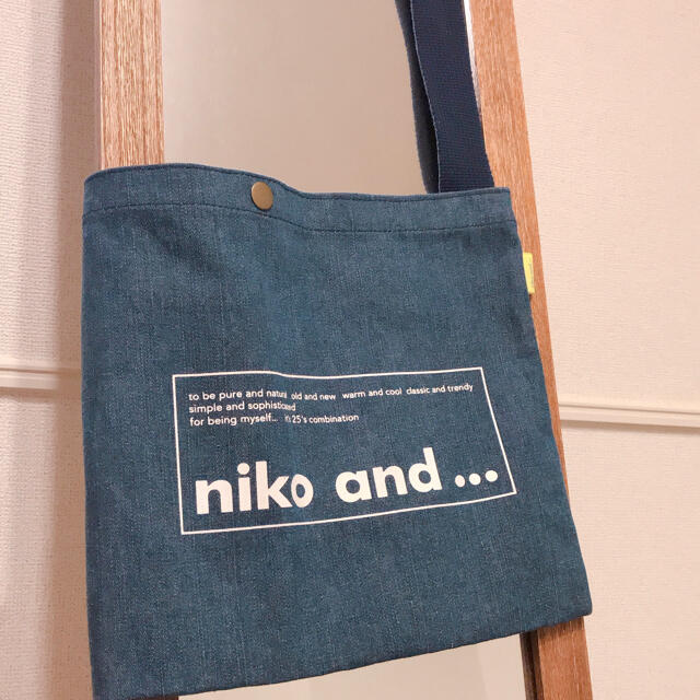 niko and...(ニコアンド)のniko and… デニムサコッシュ  【美品】送料込み レディースのバッグ(ショルダーバッグ)の商品写真