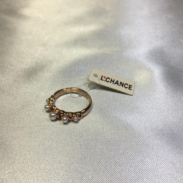 L.CHANCE(エルチャンス)の激安！新品未使用タグ付L.CHANCE大人かわいいパール付きリング13号 レディースのアクセサリー(リング(指輪))の商品写真