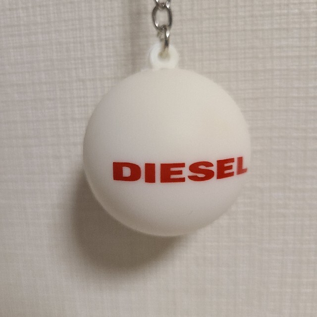 DIESEL(ディーゼル)のDIESEL ディーゼル ノベルティ キーホルダー ボール メンズのファッション小物(キーホルダー)の商品写真