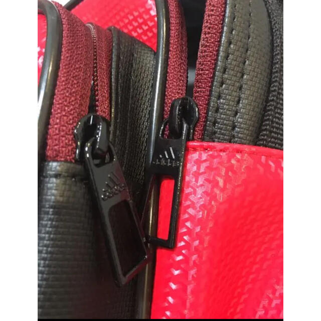 adidas(アディダス)のアディダス adidas ミニ　ショルダー　スポーツバッグ　赤　スクウェア メンズのバッグ(ショルダーバッグ)の商品写真